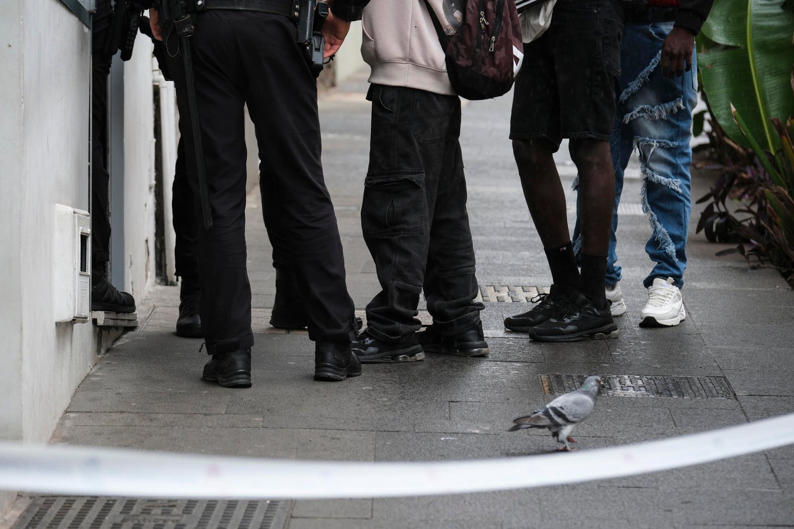 Arrestan a 48 trabajadores y 2 jefes en redada migratoria en empresa en Carolina del Sur